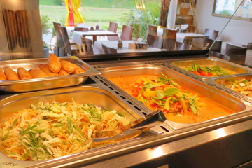 Thailändisch Essen mit Mittagsbuffet